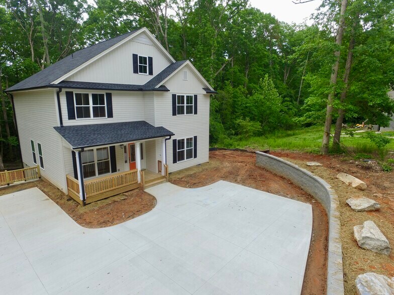 More Photos Of 116 Fern Cir, Clemson Specialty For Sale