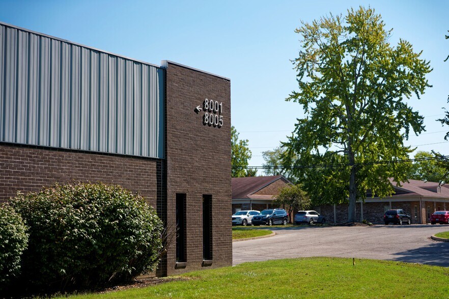 More Photos Of 8003 Vinecrest Ave, Louisville Light Manufacturing For Lease
