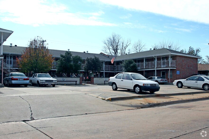 Primary Photo Of 512 SW 43rd St, Oklahoma City Apartments For Sale