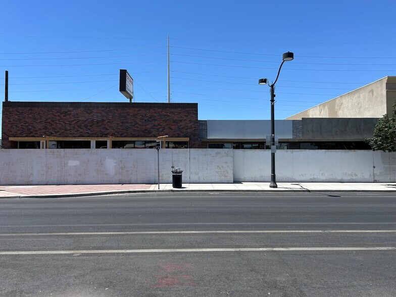 More Photos Of 826-830 S Main St, Las Vegas Storefront For Lease