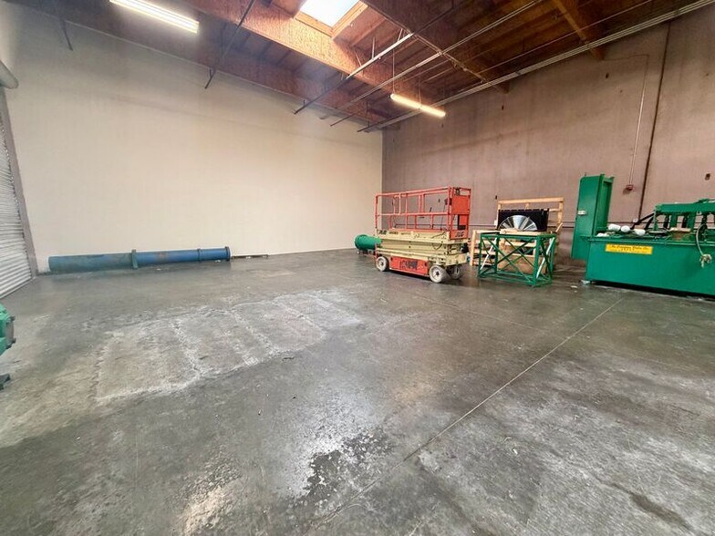 More Photos Of 1001 Nichols Dr, Rocklin Warehouse For Lease