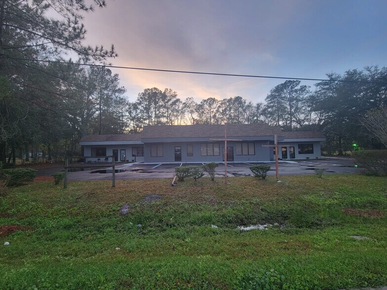 More Photos Of 8428 New Kings Rd, Jacksonville Storefront Retail Office For Lease