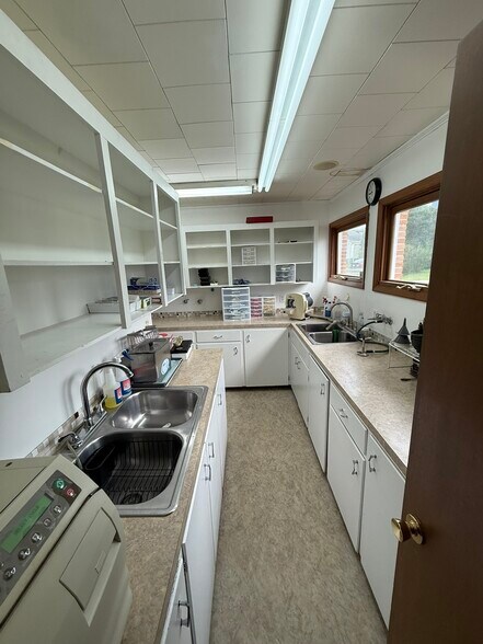 More Photos Of 1117 Clark St, Cambridge Medical For Sale