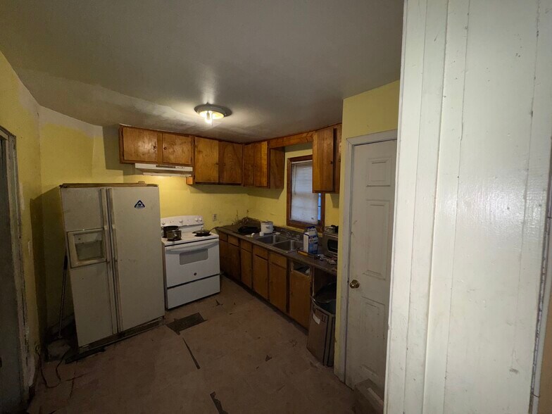 More Photos Of 692 King St, Charleston Apartments For Sale