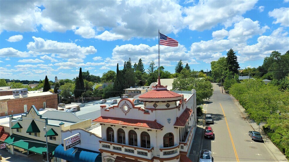 More Photos Of 906-910 Lincoln Way, Auburn General Retail For Sale