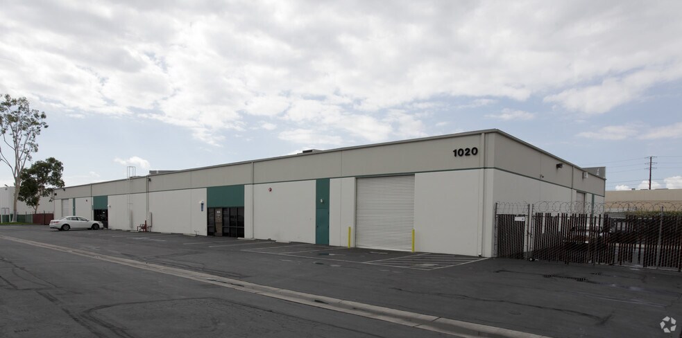 More Photos Of 1020-1024 S Linwood Ave, Santa Ana Warehouse For Lease