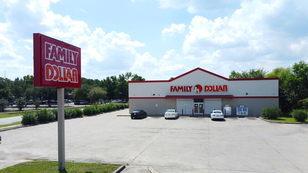 Primary Photo Of 9201 N Wayside Dr, Houston Freestanding For Sale