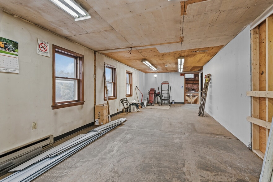 More Photos Of 1973 Victory Hwy, Glendale General Retail For Sale