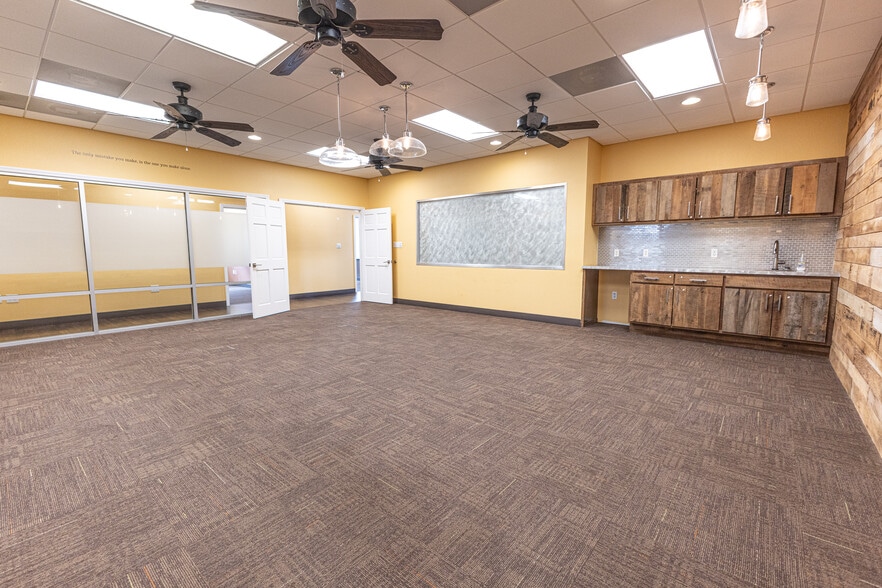 More Photos Of 3400 Southern Trce, The Villages Office For Sale