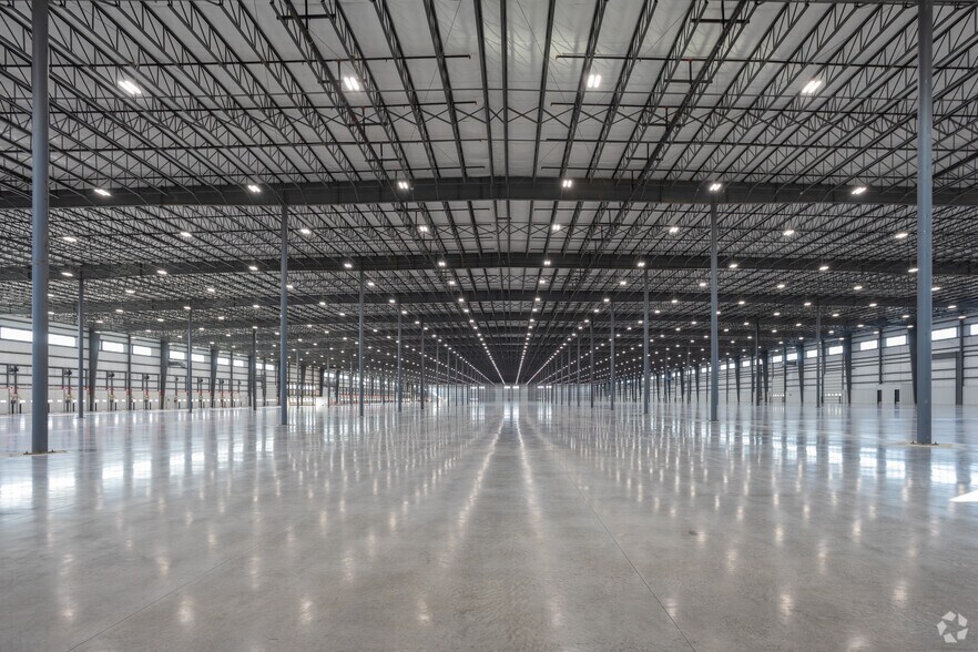 More Photos Of 203 Stonemont Dr, Bristol Warehouse For Lease