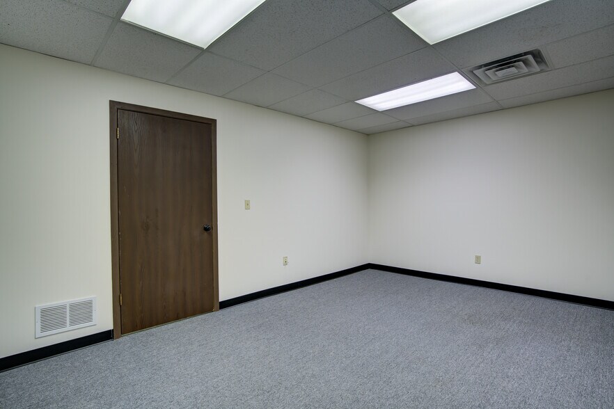 More Photos Of 225 S Academy Blvd, Colorado Springs Office For Sale