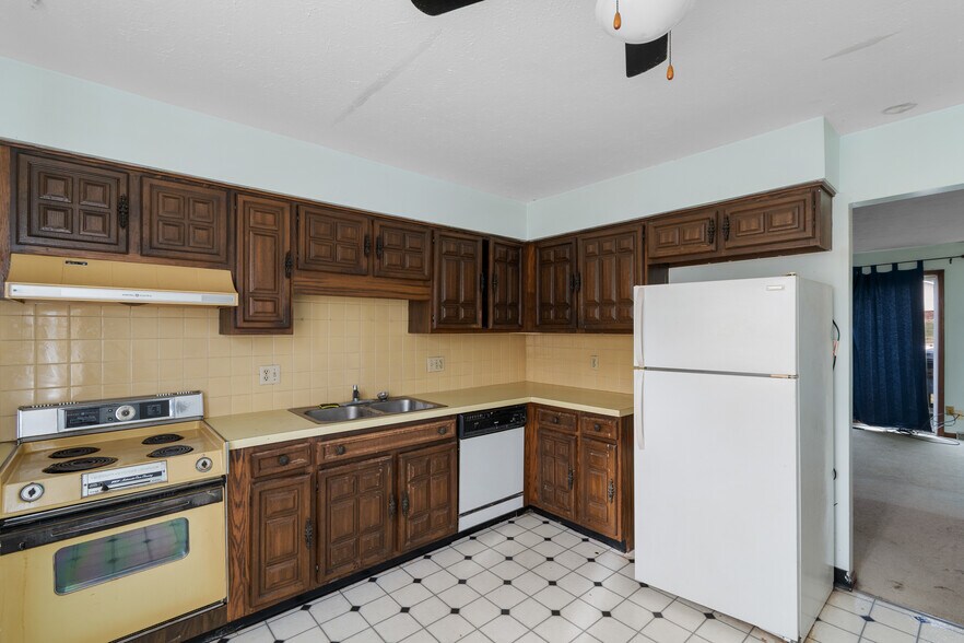 More Photos Of 4542 Camelot Cir, Uniontown Multifamily For Sale