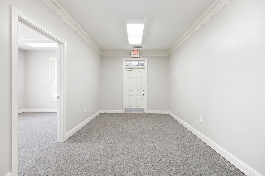 More Photos Of 1350 Wooten Lake Rd, Kennesaw Office For Lease