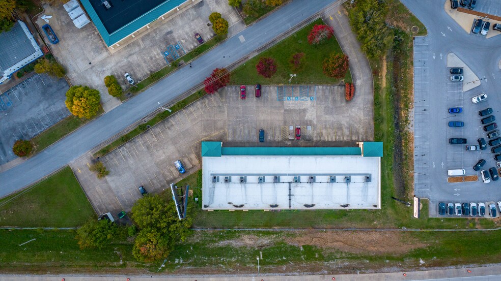 More Photos Of 7610 Hamilton Park Dr, Chattanooga Office For Sale