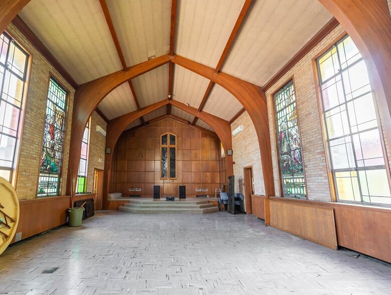 More Photos Of 220 George St, Sarnia Religious Facility For Sale