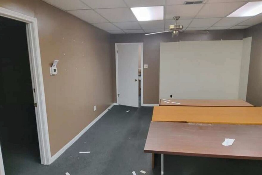 More Photos Of 1121 W Kentucky St, Louisville Distribution For Sale