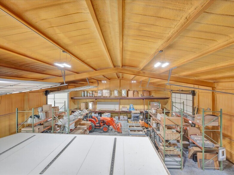 More Photos Of 9343 S US Highway 69, Huntington Showroom For Sale