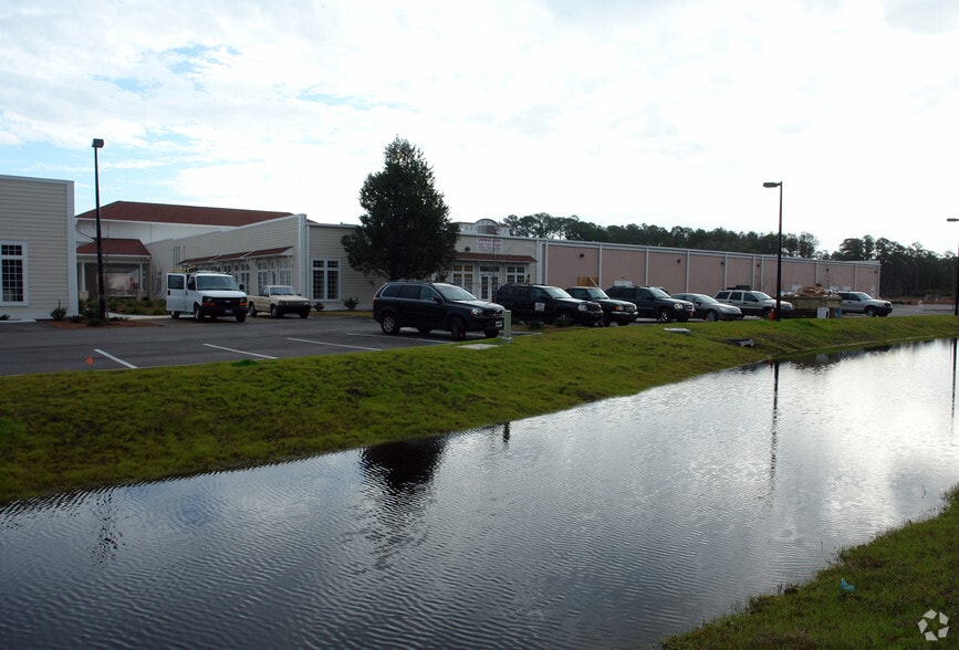 More Photos Of 1513-1517 N Howe St, Southport Freestanding For Lease