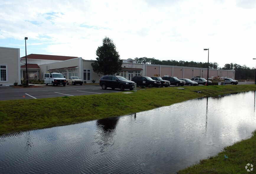 More Photos Of 1513-1517 N Howe St, Southport Freestanding For Lease