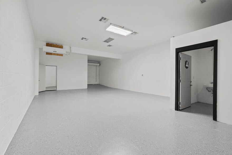 More Photos Of 6853-6865 Foothill Blvd, Tujunga Freestanding For Sale