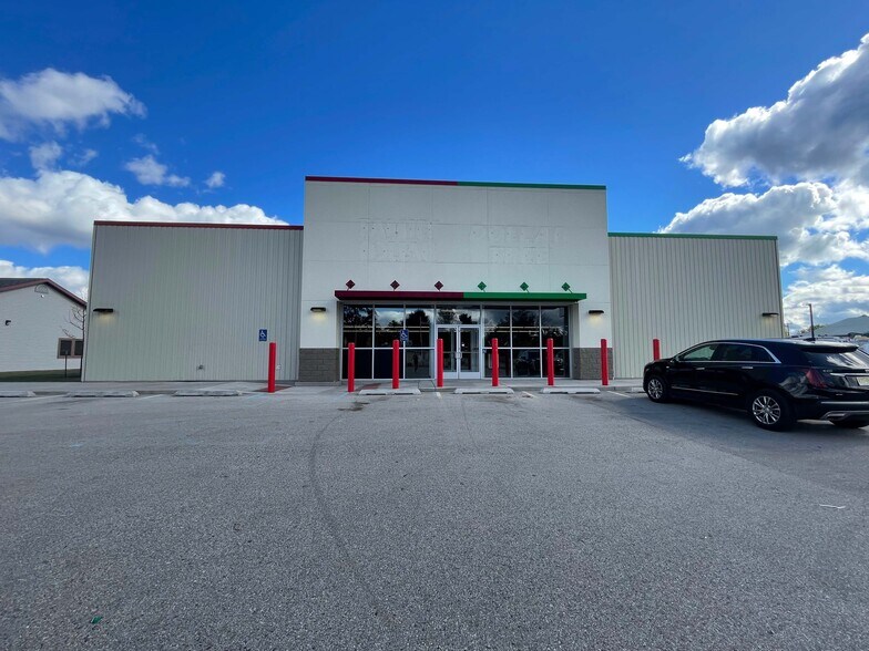 Primary Photo Of 1960 N Saint Helen Rd, Saint Helen Convenience Store For Lease