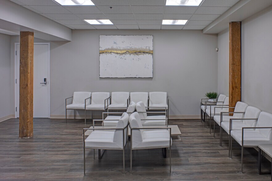 More Photos Of 1900 N Howard St, Baltimore Loft Creative Space For Lease