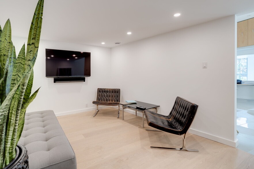 More Photos Of 115 Walnut Ave, Toronto Office For Sale