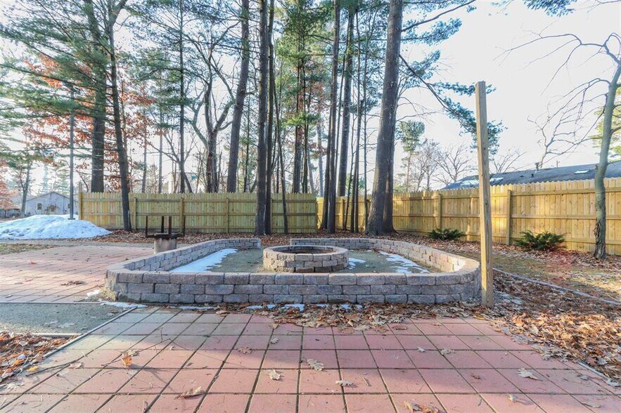 More Photos Of N2717 County Road QQ, Waupaca Restaurant For Sale