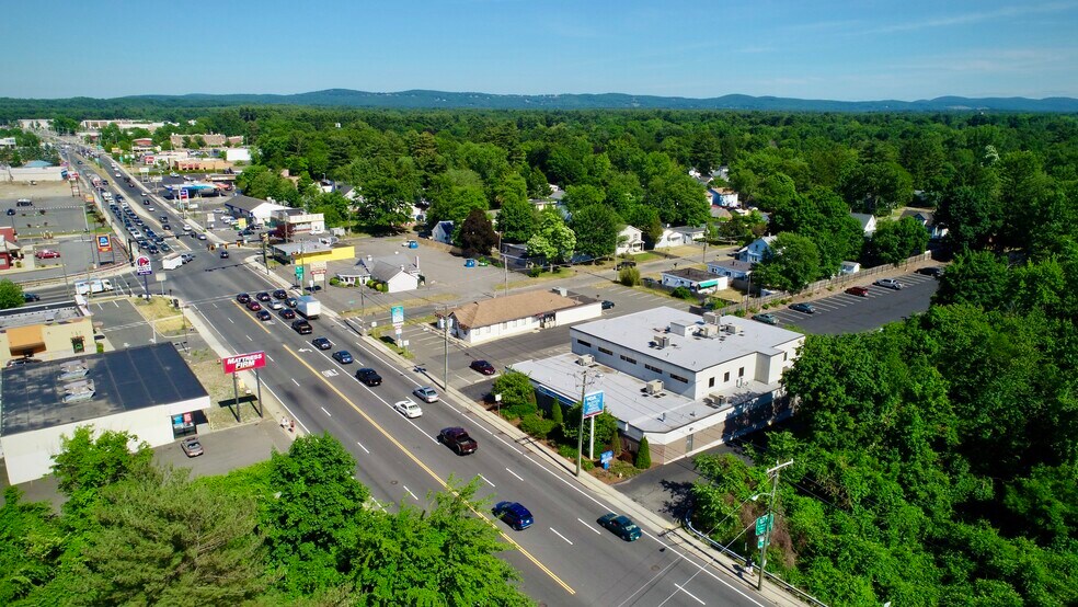 More Photos Of 1235 Boston Rd, Springfield Veterinarian Kennel For Lease
