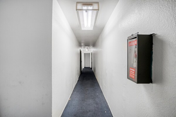 More Photos Of 211 E 55th St, Los Angeles Apartments For Sale