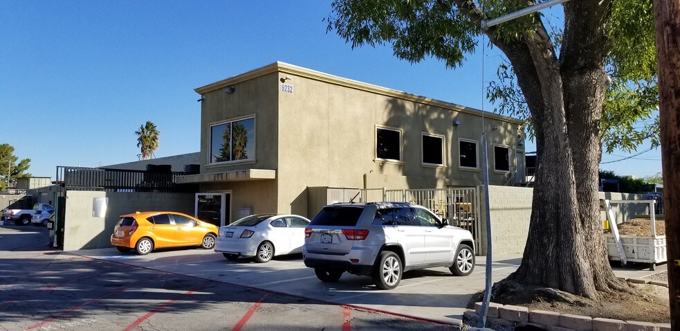 More Photos Of 9232 Independence Ave, Chatsworth Light Manufacturing For Lease