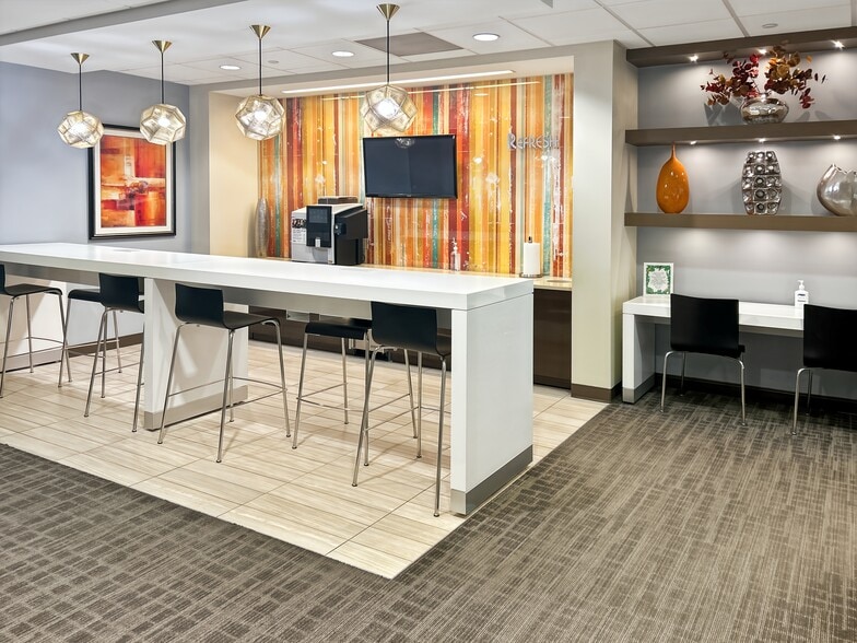 More Photos Of 6312 S Fiddlers Green Cir, Greenwood Village Coworking Space