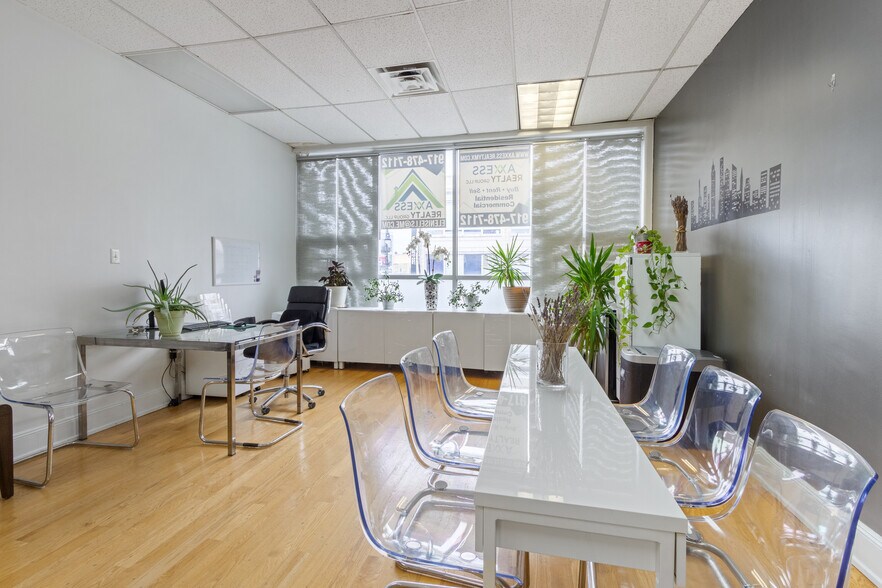 More Photos Of 3189 Steinway St, Astoria Storefront Retail Office For Lease