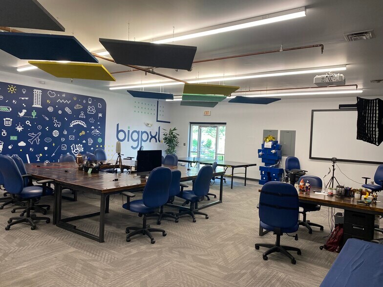 More Photos Of 1335 E Bradford Pky, Springfield Office For Lease