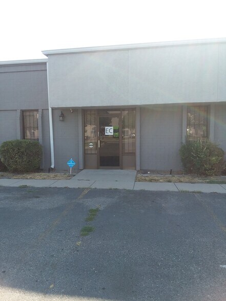 More Photos Of 3007-3023 S West Temple, Salt Lake City Light Manufacturing For Lease