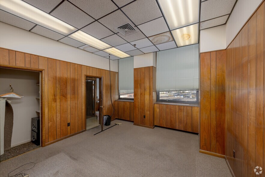 More Photos Of 735 Allens Ave, Providence Industrial For Lease