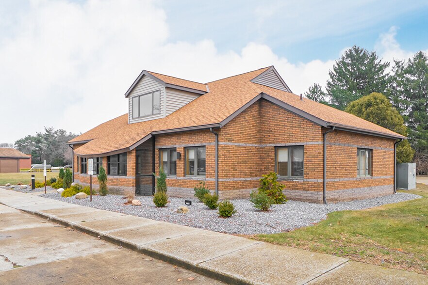 More Photos Of 36595 Detroit Rd, Avon Medical For Lease