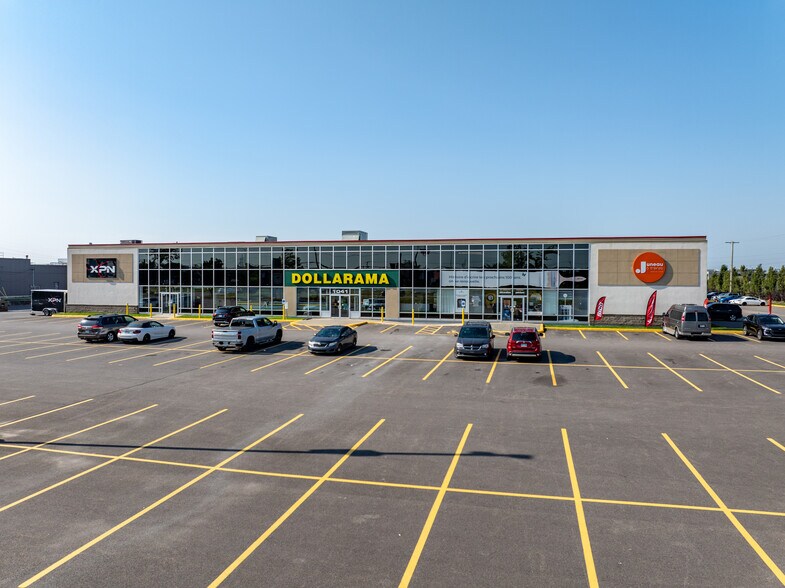 More Photos Of 1041 Boul Pierre-Bertrand, Québec Distribution For Lease