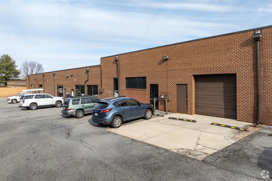 More Photos Of 8835 Columbia 100 Pky, Columbia Flex For Sale