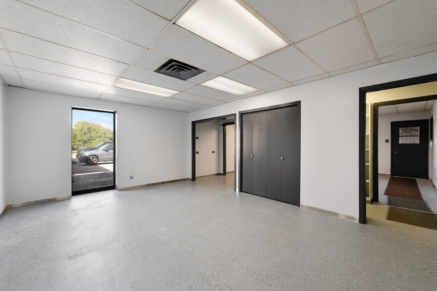 More Photos Of 14392 W Expressway 83, Harlingen Manufacturing For Lease