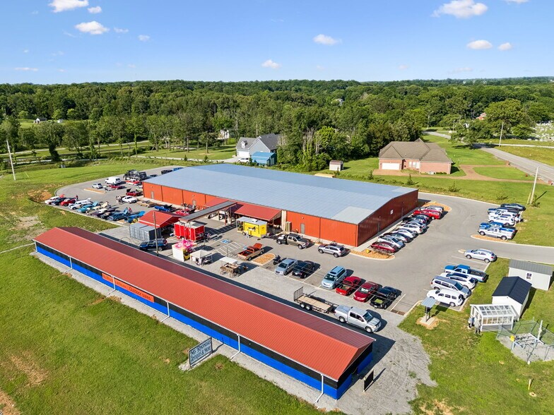 More Photos Of 4070 Old Highway 431, Greenbrier Freestanding For Sale