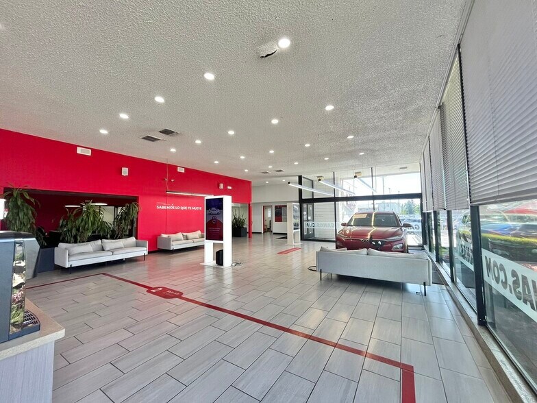 More Photos Of 2820 Fulton Ave, Sacramento Auto Dealership For Lease
