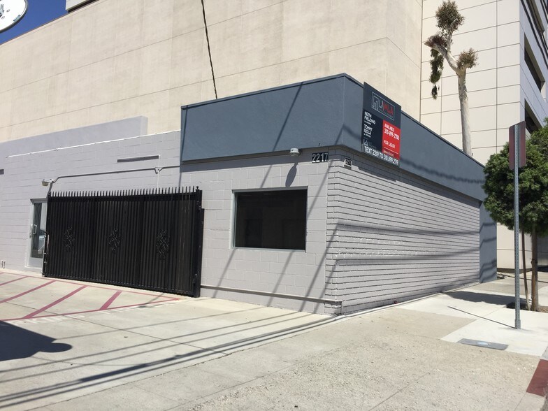 More Photos Of 2217 Pontius Ave, Los Angeles Loft Creative Space For Lease