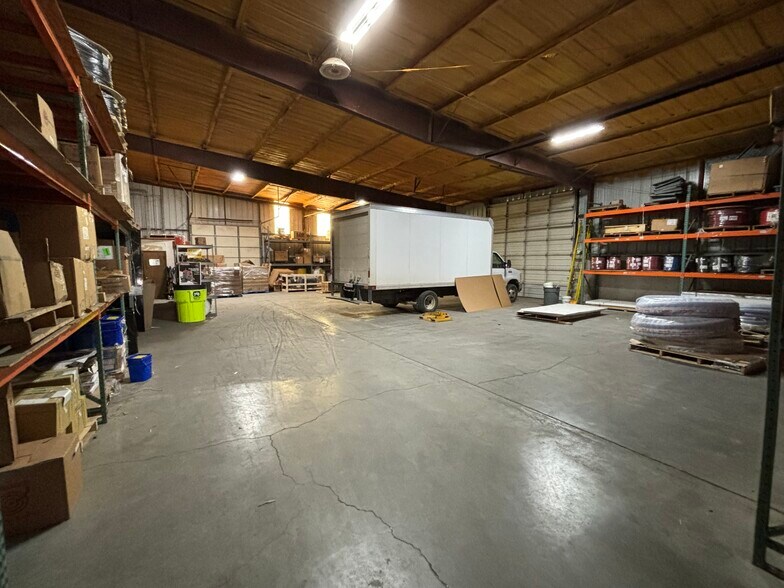 More Photos Of 1304 Rath Ave, Dodge City Distribution For Sale