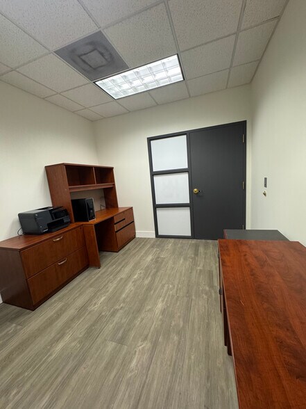 More Photos Of 4500-4500 N University Dr, Coral Springs Medical For Lease
