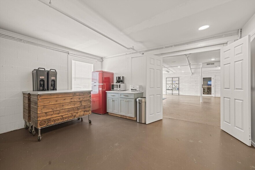 More Photos Of 236 2nd Ave S, Franklin Storefront Retail Office For Sale