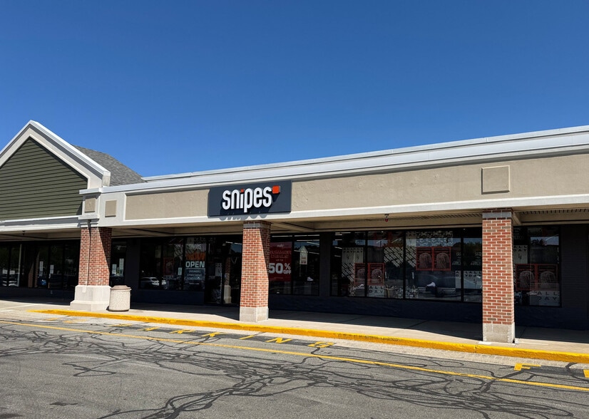 More Photos Of 19-143 Memorial Pky, Randolph Unknown For Lease