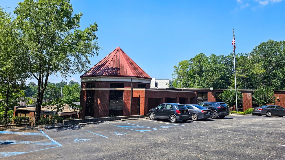 More Photos Of 900 Montclair Rd, Birmingham Office For Sale