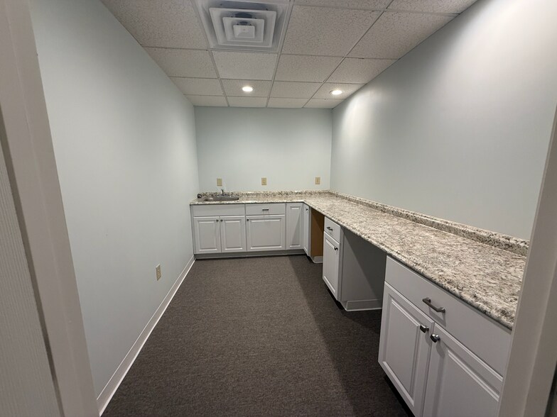 More Photos Of 601-623 Emancipation Hwy, Fredericksburg Medical For Sale