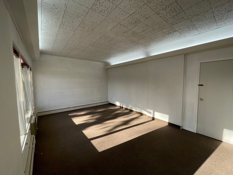 More Photos Of 3985 Race Rd, Cincinnati Office Residential For Lease